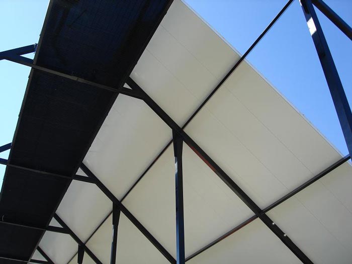 Insulspan roof panels are 0.762mm wide reducing weight of panels considerably. This makes the insulated roofing panel quick and easy to install.