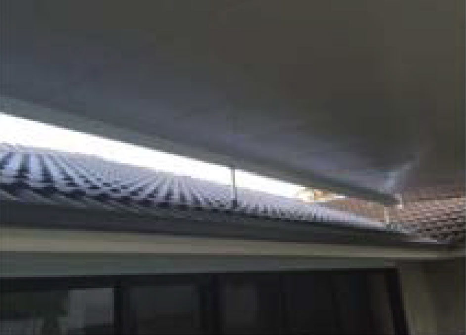 Insulspan roof panels are 0.762mm wide reducing weight of panels considerably. This makes the insulated roofing panel quick and easy to install.