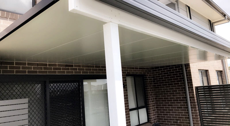 Insulspan roof panels are 0.762mm wide reducing weight of panels considerably. This makes the insulated roofing panel quick and easy to install.